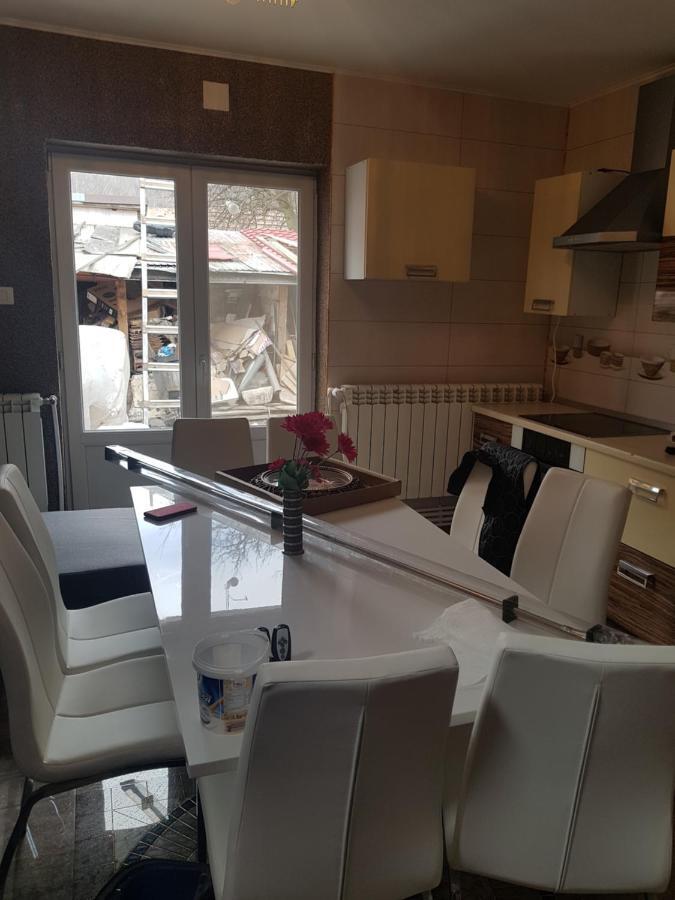 מלון Petroşani Casa Cojanu מראה חיצוני תמונה